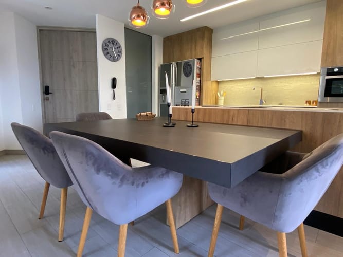 Apartamento de 2 alcobas en arriendo en El Poblado, Medellín, 103 m² · foto 2 de 20