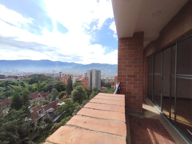 Apartamento de 3 alcobas en arriendo en El Poblado, Medellín, 162 m² · foto 4 de 20