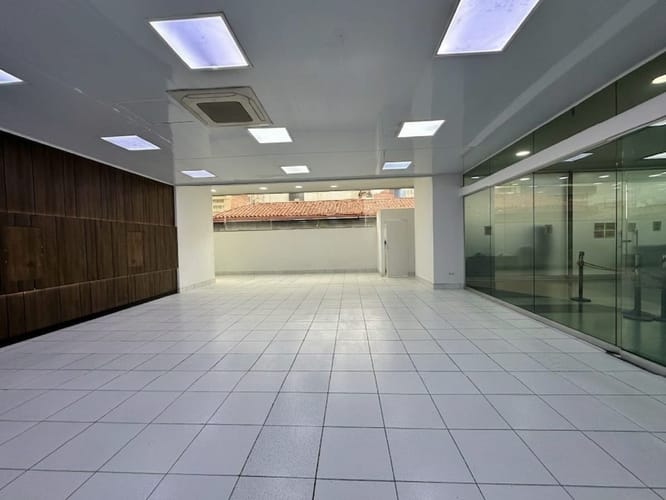 Local en arriendo en Buenos Aires, Medellín, 233 m² · foto 7 de 10