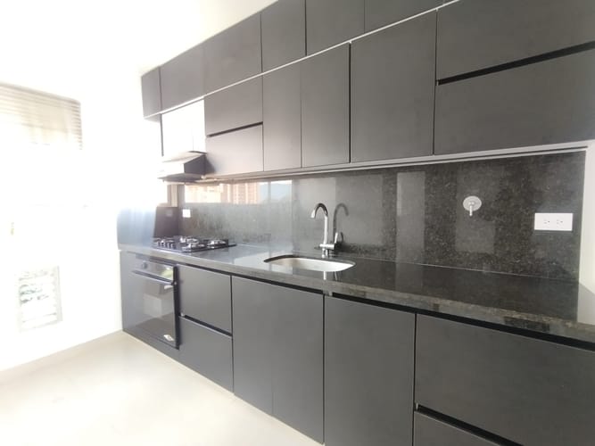 Apartamento de 3 alcobas en arriendo en El Poblado, Medellín, 162 m² · foto 8 de 20