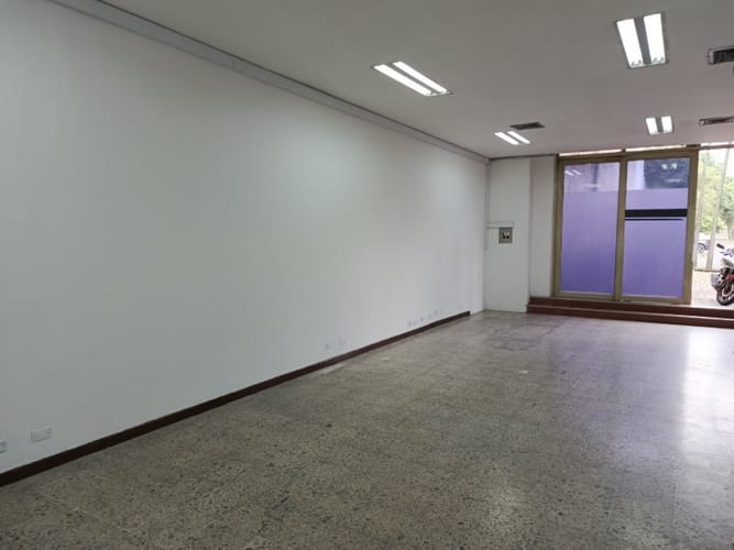 Local en arriendo en La Esmeralda, Itagüí, 128 m² · foto 3 de 15