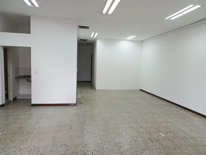 Local en arriendo en La Esmeralda, Itagüí, 128 m² · foto 4 de 15