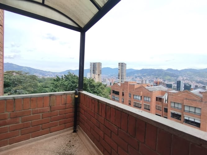 Apartamento de 3 alcobas en arriendo en Los Balsos, Medellín, 160 m² · foto 4 de 20