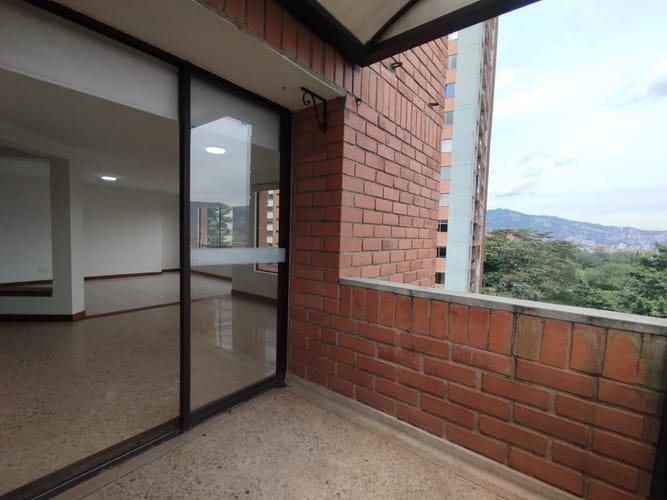 Apartamento de 3 alcobas en arriendo en Los Balsos, Medellín, 160 m² · foto 8 de 20