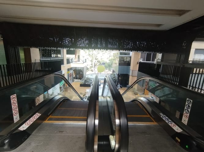 Local en arriendo en El Poblado, Medellín, 1284 m² · foto 2 de 12