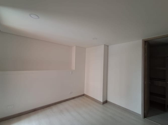 Apartamento de 2 alcobas en arriendo en Rionegro, 78 m² · foto 2 de 10
