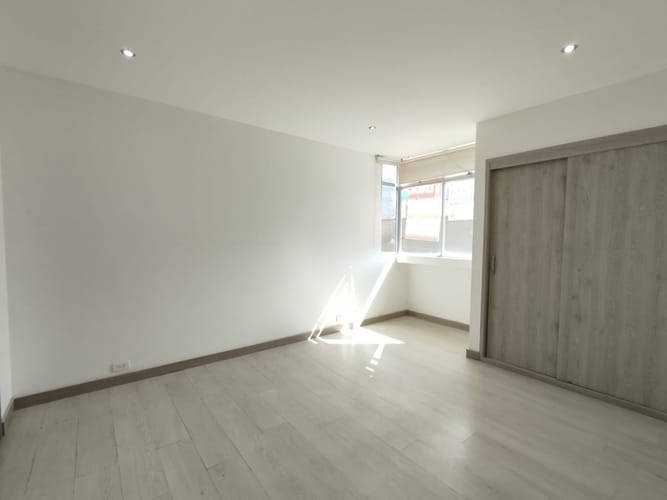 Apartamento de 3 alcobas en arriendo en Lalinde, Medellín, 137 m² · foto 5 de 20