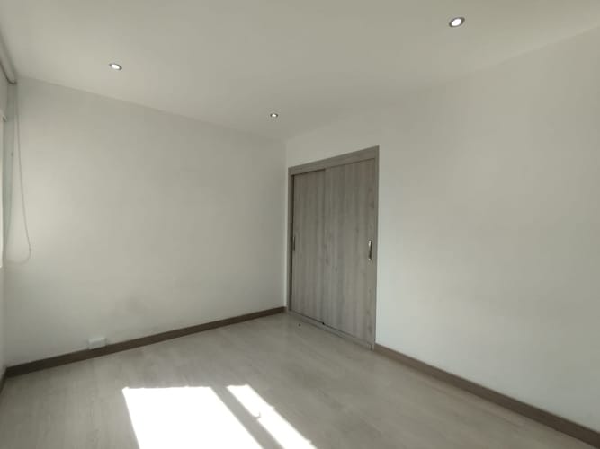 Apartamento de 3 alcobas en arriendo en Lalinde, Medellín, 137 m² · foto 6 de 20