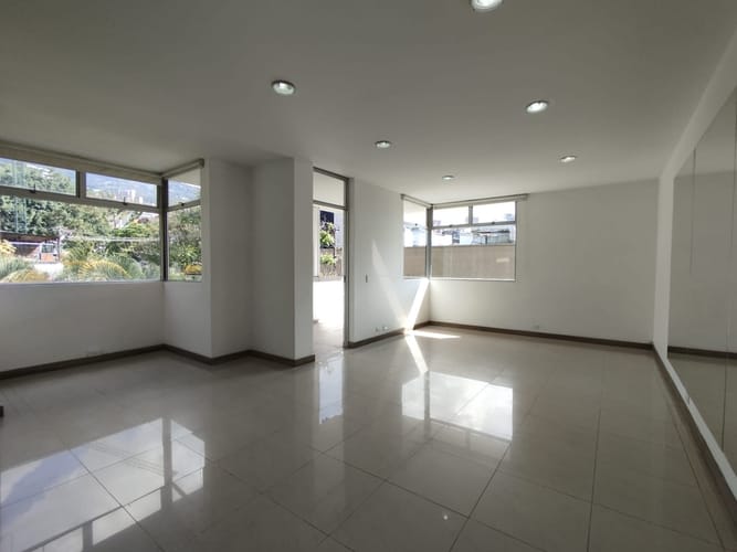 Apartamento de 3 alcobas en arriendo en Lalinde, Medellín, 137 m² · foto 11 de 20