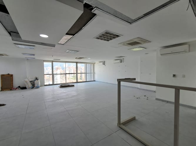 Oficina en arriendo en El Poblado, Medellín, 50 m² · foto 2 de 8