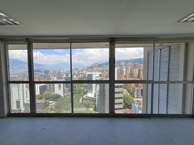 Oficina en arriendo en El Poblado, Medellín, 50 m² · foto 4 de 8