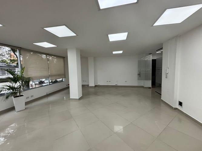 Oficina en arriendo en Laureles, Medellín, 85 m² · foto 6 de 13