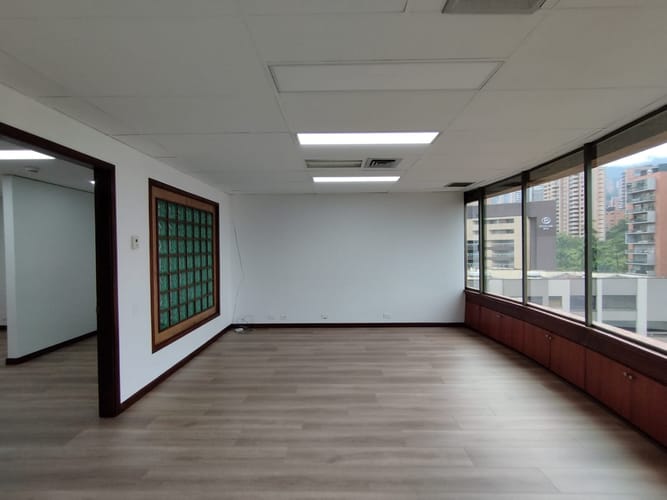 Oficina en arriendo en El Poblado, Medellín, 53 m² · foto 5 de 11