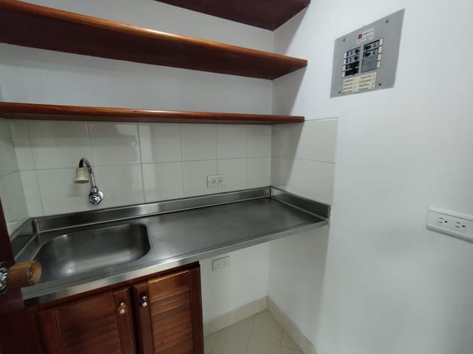 Oficina en arriendo en El Poblado, Medellín, 53 m² · foto 10 de 11