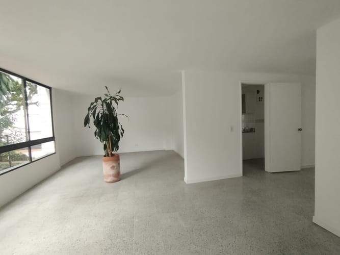 Apartamento de 3 alcobas en arriendo en El Poblado, Medellín, 143 m² · foto 2 de 20