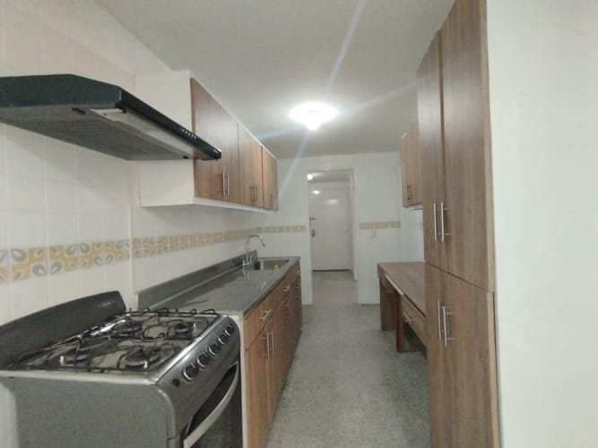 Apartamento de 3 alcobas en arriendo en El Poblado, Medellín, 143 m² · foto 3 de 20