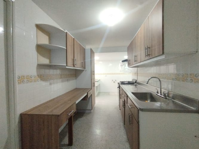 Apartamento de 3 alcobas en arriendo en El Poblado, Medellín, 143 m² · foto 5 de 20
