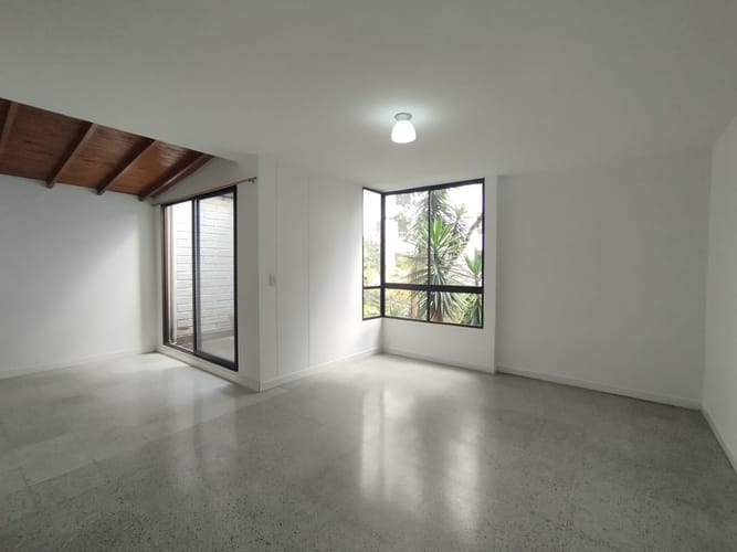 Apartamento de 3 alcobas en arriendo en El Poblado, Medellín, 143 m² · foto 10 de 20