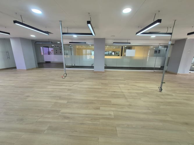 Oficina en arriendo en El Poblado, Medellín, 246 m² · foto 6 de 8