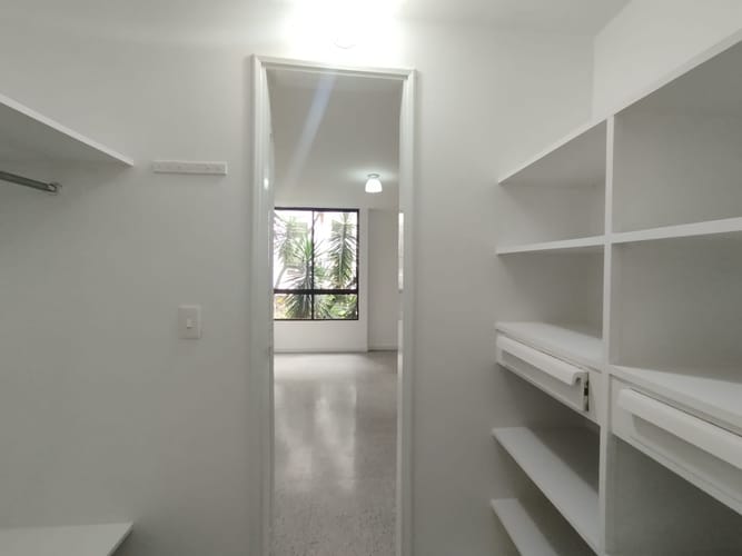 Apartamento de 3 alcobas en arriendo en El Poblado, Medellín, 143 m² · foto 11 de 20