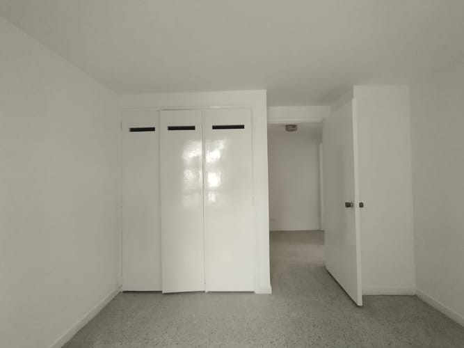 Apartamento de 3 alcobas en arriendo en El Poblado, Medellín, 143 m² · foto 15 de 20