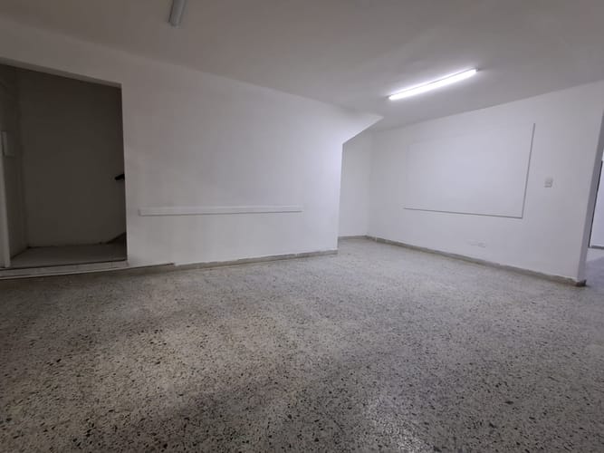 Casa de 14 alcobas en arriendo en Boston, Medellín, 580 m² · foto 2 de 20