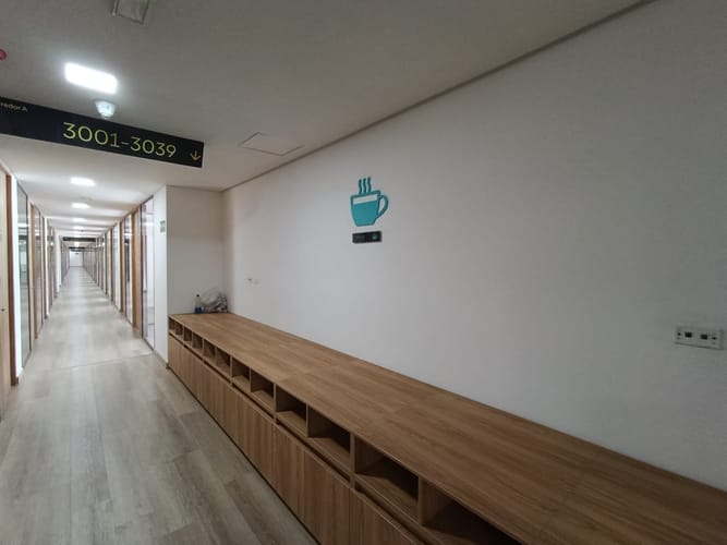 Oficina en arriendo en Laureles, Medellín, 12 m² · foto 2 de 9