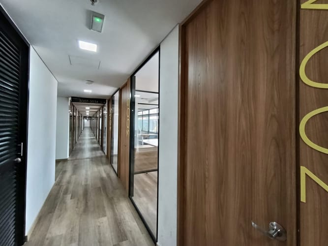 Oficina en arriendo en Laureles, Medellín, 12 m² · foto 3 de 9