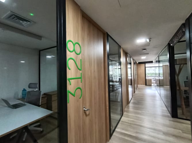 Oficina en arriendo en Laureles, Medellín, 12 m² · foto 4 de 9