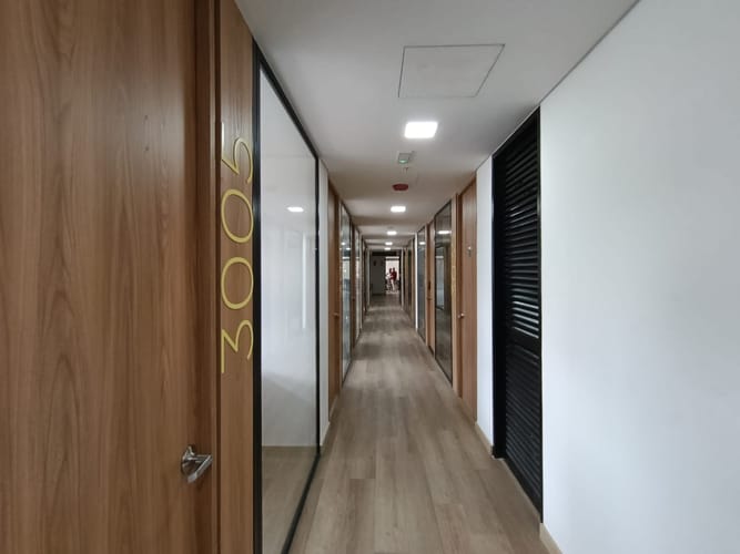 Oficina en arriendo en Laureles, Medellín, 12 m² · foto 5 de 9