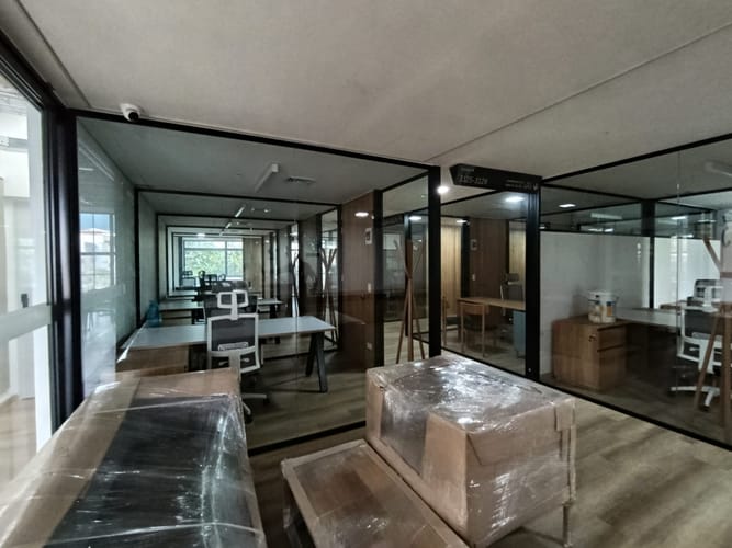 Oficina en arriendo en Laureles, Medellín, 12 m² · foto 6 de 9