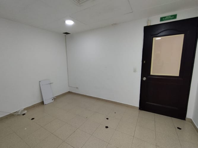 Oficina en arriendo en La Ceja, 37 m² · foto 2 de 8