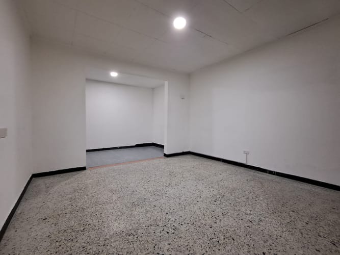 Casa de 14 alcobas en arriendo en Boston, Medellín, 580 m² · foto 19 de 20