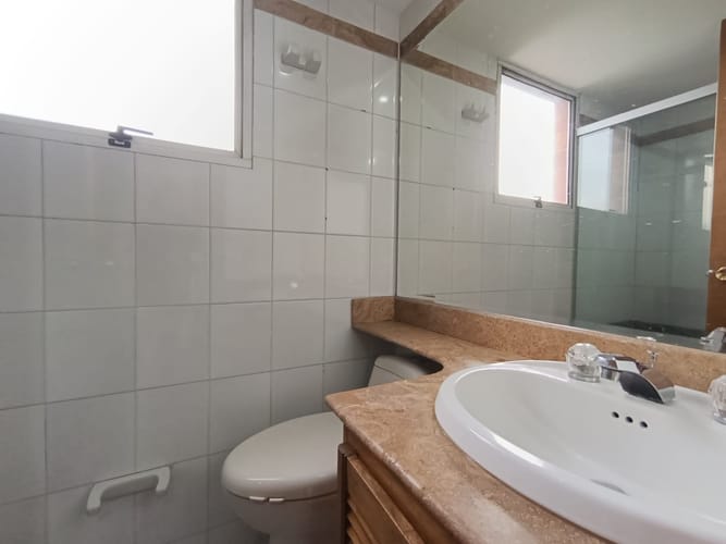 Apartamento de 3 alcobas en arriendo en El Poblado, Medellín, 72 m² · foto 11 de 19