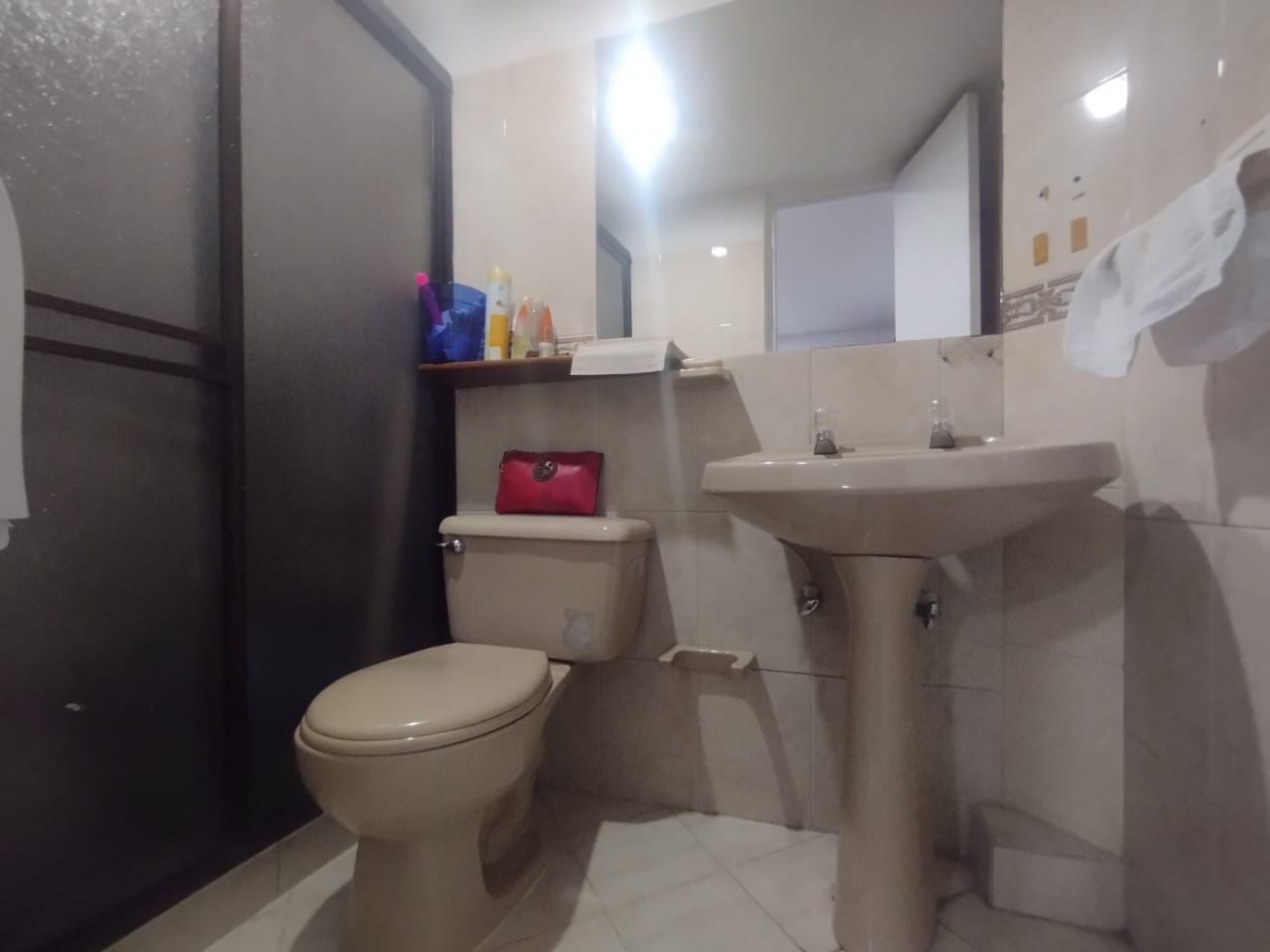 Casa en arriendo en La Candelaria, Medellín · foto 8 de 17