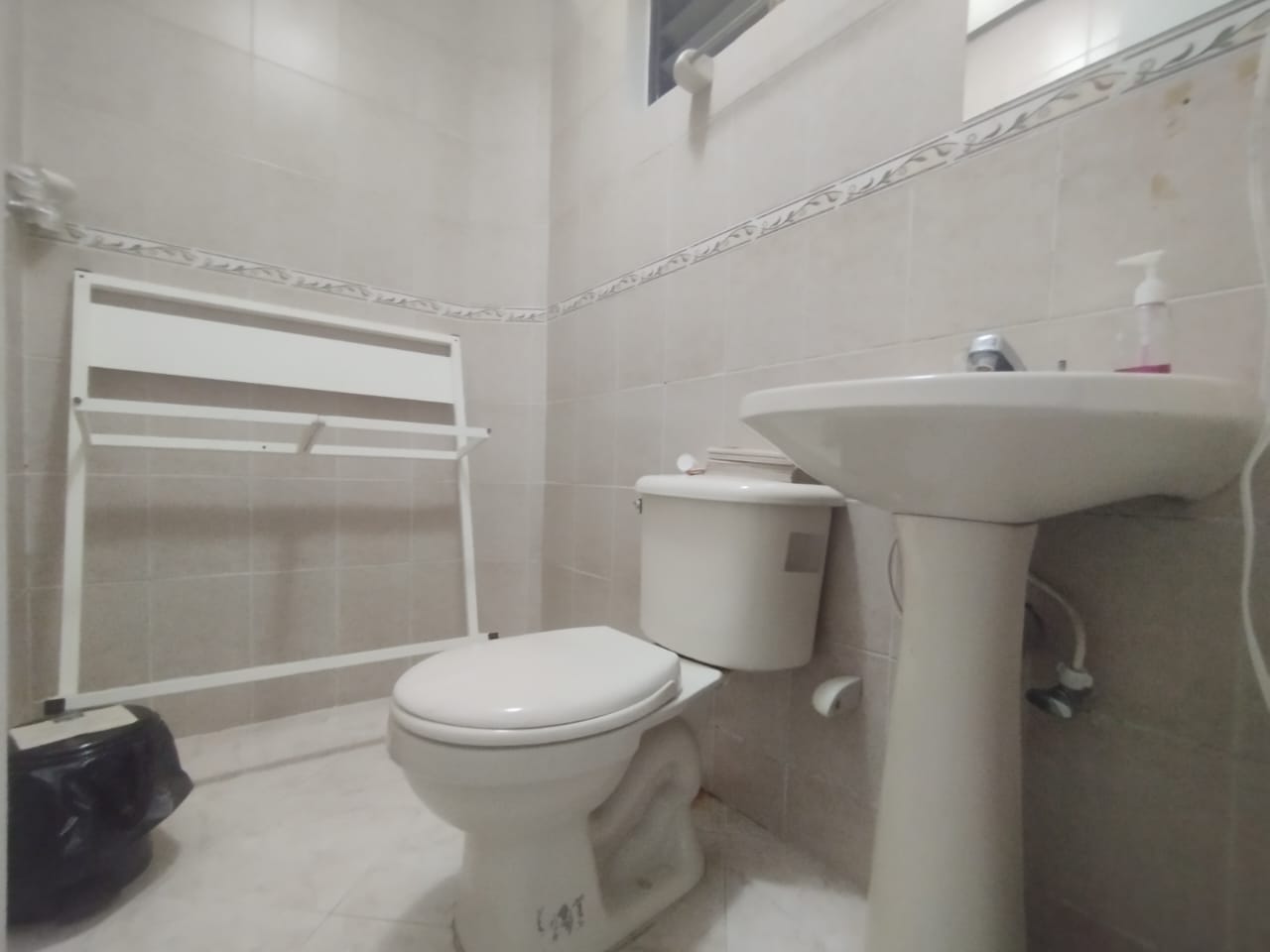Casa en arriendo en La Candelaria, Medellín · foto 13 de 17