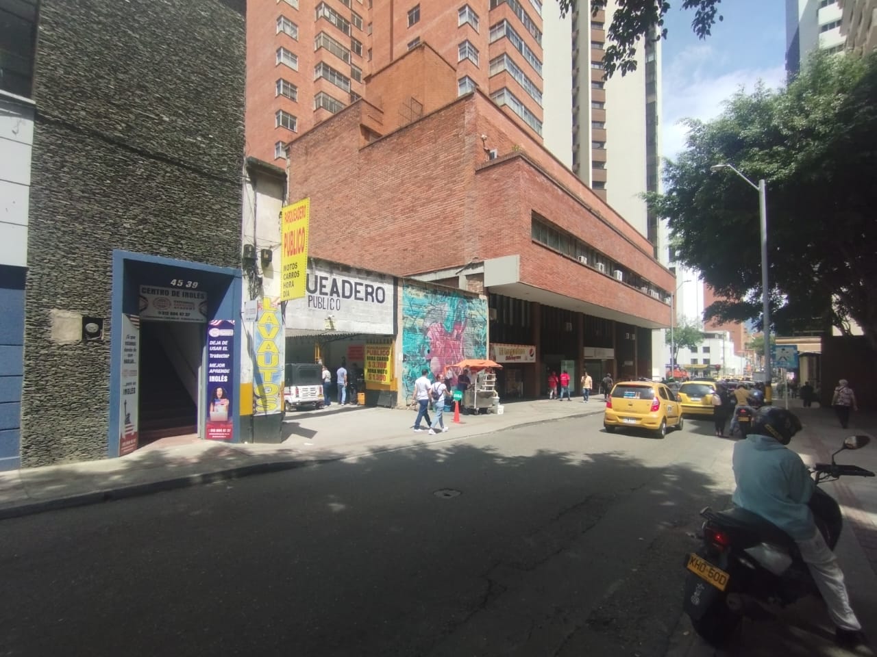 Casa en arriendo en La Candelaria, Medellín · foto 17 de 17