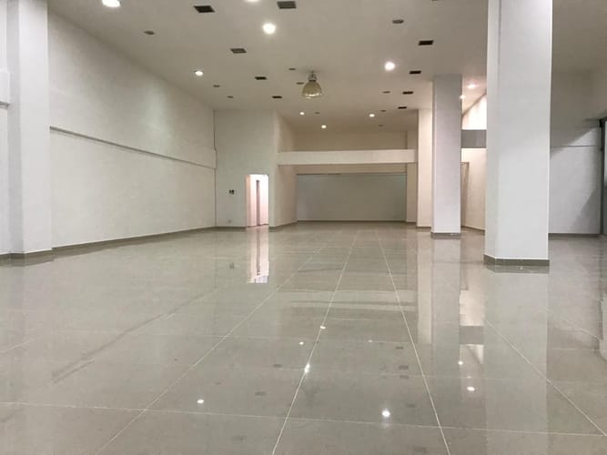 Local en arriendo en El Poblado, Medellín, 293 m² · foto 3 de 8