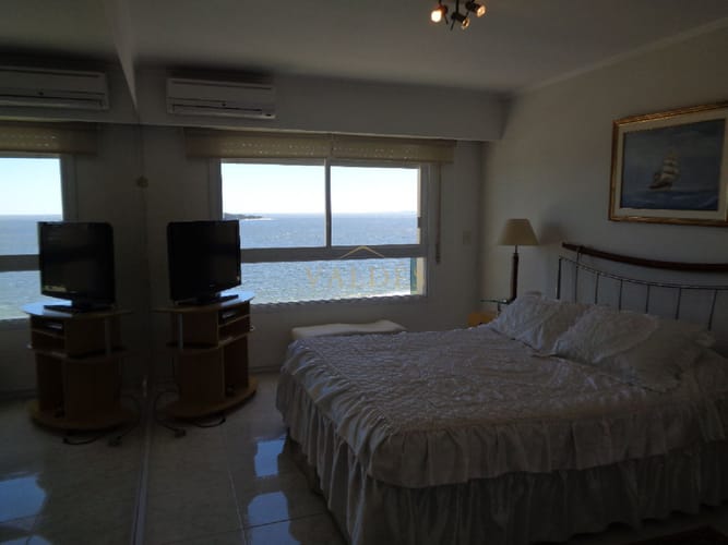 Apartamento en Mansa, 3 dormitorios, alquiler anual, PUNTA DEL ESTE · Foto 5