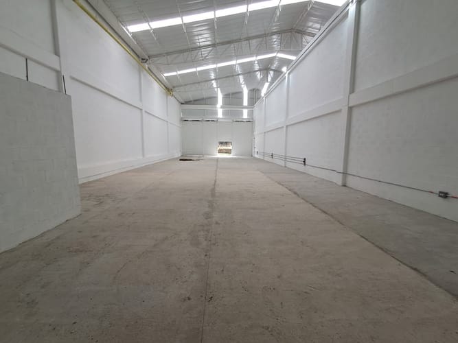 Bodega en arriendo en Hato Viejo, Bello, 300 m² · foto 8 de 13