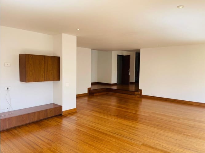 Apartamento de 3 alcobas en venta en El Nogal, Bogotá, 255 m² · foto 3 de 24