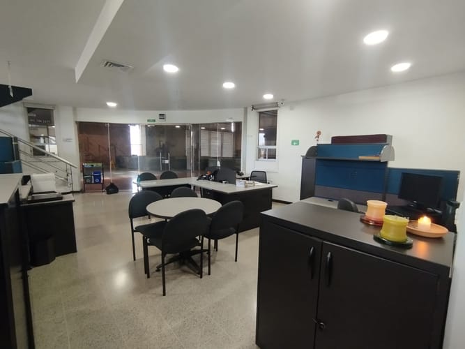 Local en arriendo en Guayabal, Medellín, 198 m² · foto 19 de 20
