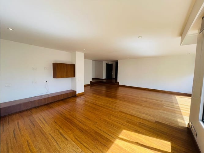 Apartamento de 3 alcobas en venta en El Nogal, Bogotá, 255 m² · foto 5 de 24