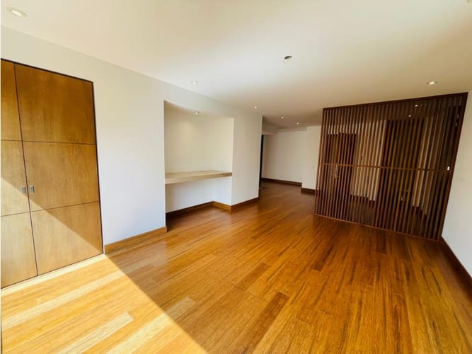 Apartamento de 3 alcobas en venta en El Nogal, Bogotá, 255 m² · foto 8 de 24
