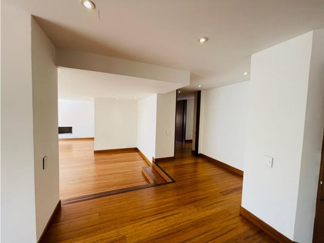 Apartamento de 3 alcobas en venta en El Nogal, Bogotá, 255 m² · foto 10 de 24