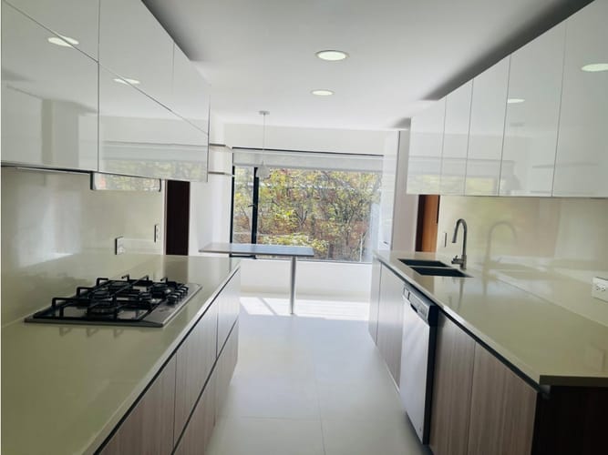 Apartamento de 3 alcobas en venta en El Nogal, Bogotá, 255 m² · foto 12 de 24