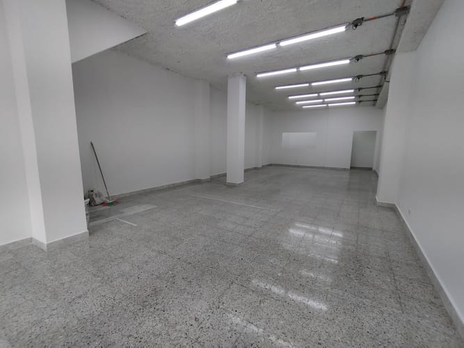 Local en arriendo en Cristo Rey, Medellín, 100 m² · foto 2 de 10