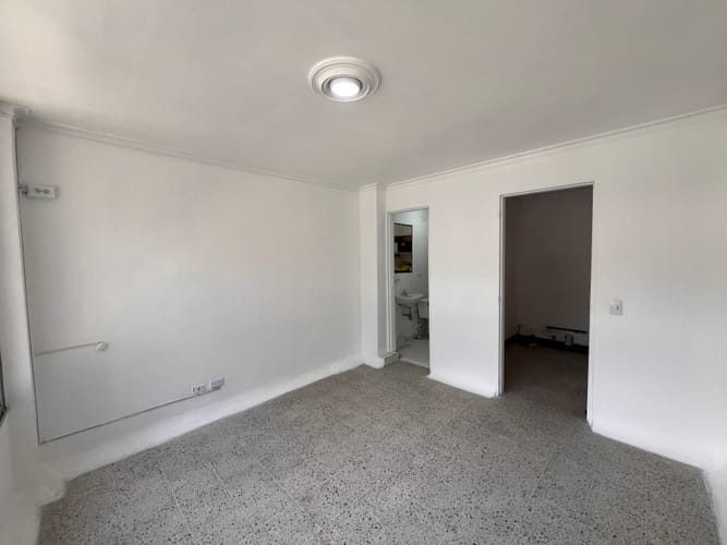 Oficina en arriendo en Conquistadores, Medellín, 22 m² · foto 6 de 20