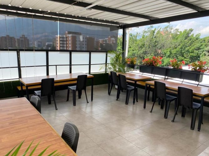 Oficina en arriendo en Laureles, Medellín, 35 m² · foto 6 de 9