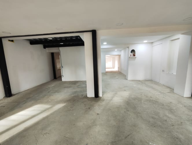 Local en arriendo en Laureles, Medellín, 266 m² · foto 2 de 11